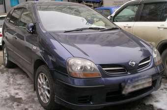 1999 Nissan Tino Photos