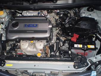 1999 Nissan Tino Pictures
