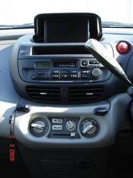 1999 Nissan Tino Photos