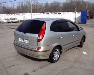 1999 Nissan Tino Pictures