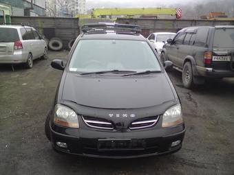 1999 Nissan Tino Photos