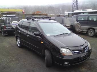 1999 Nissan Tino Pictures