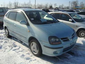 1999 Nissan Tino Pictures