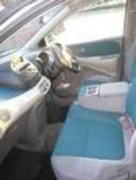 1999 Nissan Tino Photos