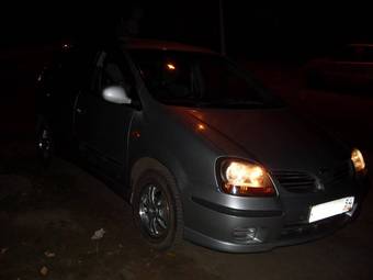 1999 Nissan Tino Pictures