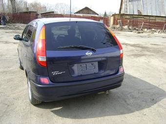 1999 Nissan Tino Pictures
