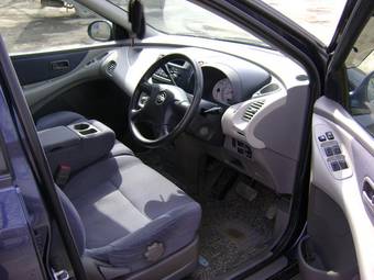 1999 Nissan Tino Images