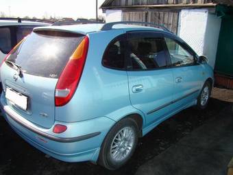 1999 Nissan Tino Pictures