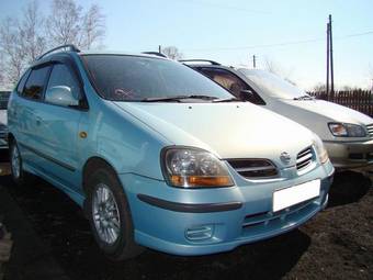 1999 Nissan Tino Photos
