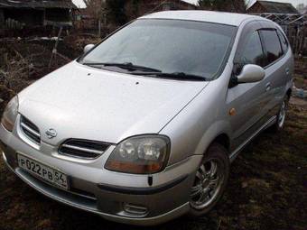 1999 Nissan Tino Photos