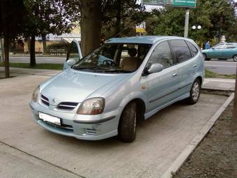 1999 Nissan Tino Photos