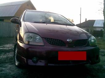 1999 Nissan Tino Pictures