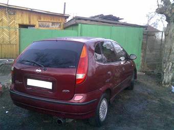 1999 Nissan Tino Pictures