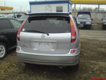 1999 Nissan Tino Pictures