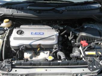 1999 Nissan Tino Photos