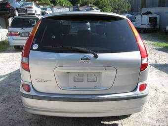 1999 Nissan Tino Photos