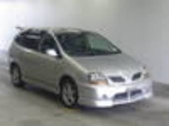 1999 Nissan Tino Pics