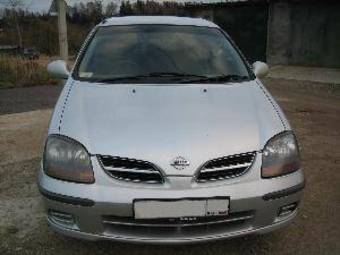 1999 Nissan Tino Pictures