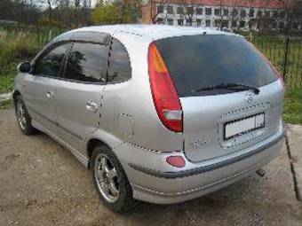 1999 Nissan Tino Photos