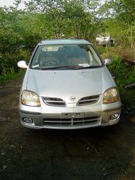 1999 Nissan Tino Photos