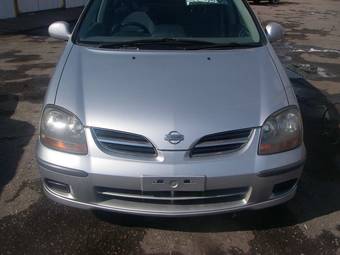 1999 Nissan Tino Photos