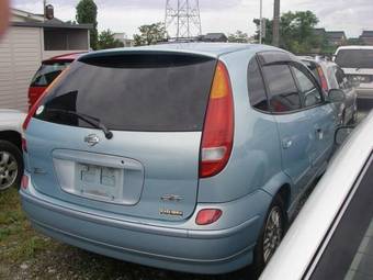 1999 Nissan Tino Photos