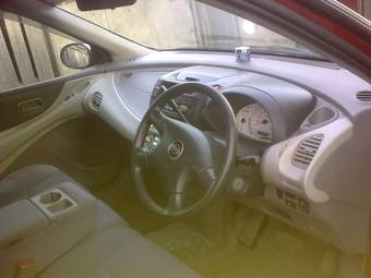 1999 Nissan Tino Images