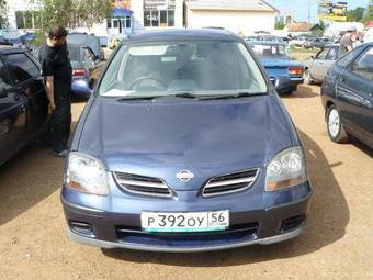 1999 Nissan Tino Photos