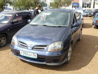 1999 Nissan Tino Pictures