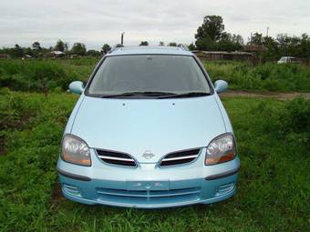 1999 Nissan Tino Photos