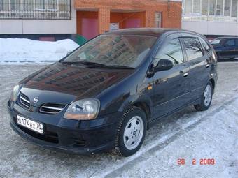 1999 Nissan Tino Photos