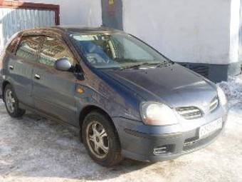 1999 Nissan Tino Photos