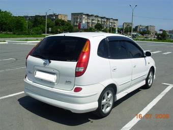 1999 Nissan Tino Pictures