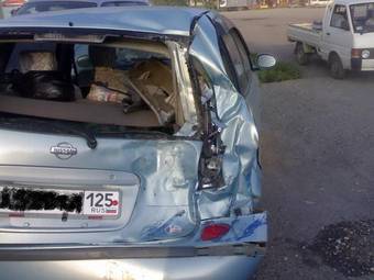 1999 Nissan Tino Pictures