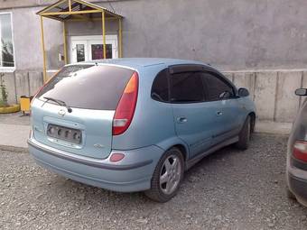 1999 Nissan Tino Photos