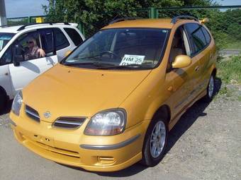 1999 Nissan Tino Pictures