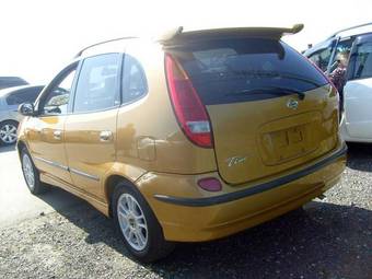 1999 Nissan Tino Photos