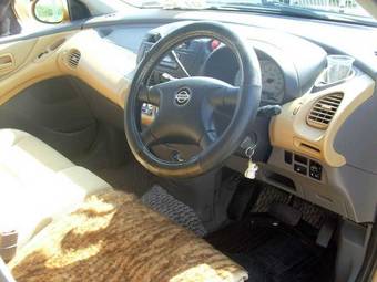1999 Nissan Tino Photos