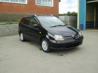 1999 Nissan Tino Pictures
