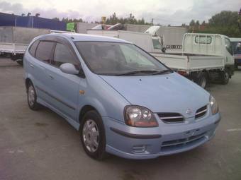 1999 Nissan Tino Pictures