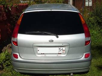 1999 Nissan Tino Photos