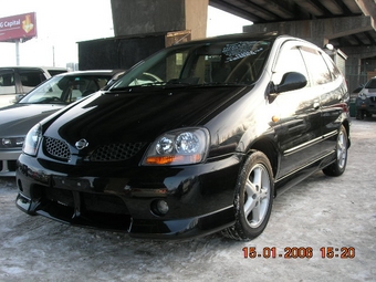 2000 Nissan Tino