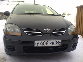 2000 Nissan Tino