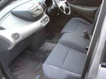 Nissan Tino