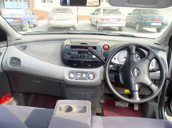 Nissan Tino