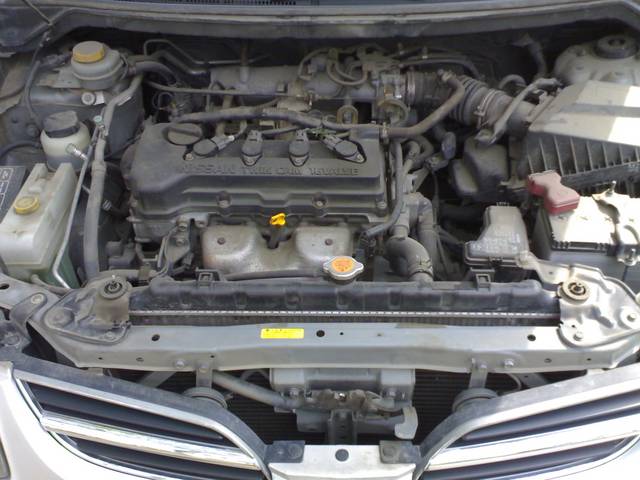 2000 Nissan Tino