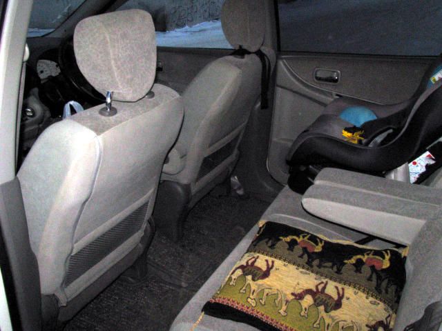 2000 Nissan Tino