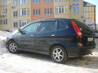 Nissan Tino