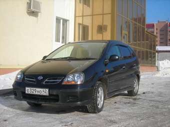 Nissan Tino