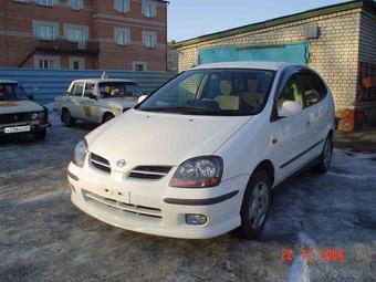 2000 Nissan Tino